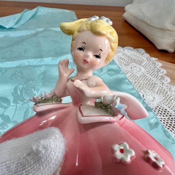 Lefton Exclusives Vintage Figurine # 2821, Lefton Ceramic Figurine, Japan Doll - Picture 4 of 9